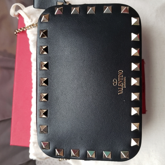 Valentino Garavani Rockstud Mini Camera Bag crossbody with chain - Picture 4 of 8